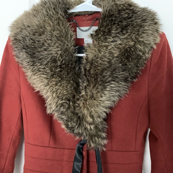 Fitted coat with detachable faux fur collar - Picture 6 of 8
